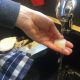 Étape pour : Technique pour ouvrir les coquilles saint jacques 7