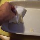 Beurre bien le fond et les bords d'un plat à gratin allant au four