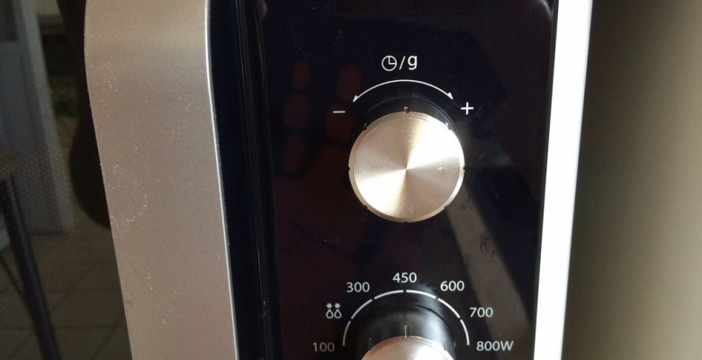 Laisse cuire à pleine puissance (800W) pendant environ 7 minutes.