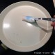 ... et sers-toi de cette fourchette pour huiler tout le fond de ta poêle !