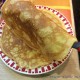 Pose ta crêpe dans une assiette, par-dessus les précédentes