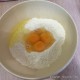 Casse 3 oeufs dans ce trou