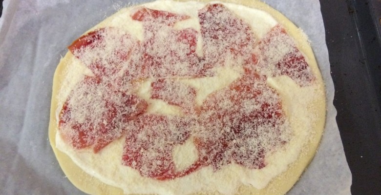 Saupoudre généreusement de parmesan râpé (ou autre fromage comme du Comté par exemple)