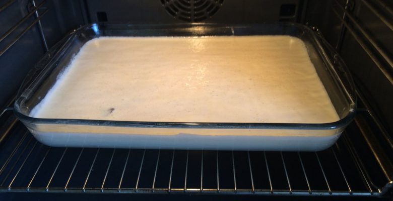 Enfourne et laisse cuire environ 40 minutes à 180°C