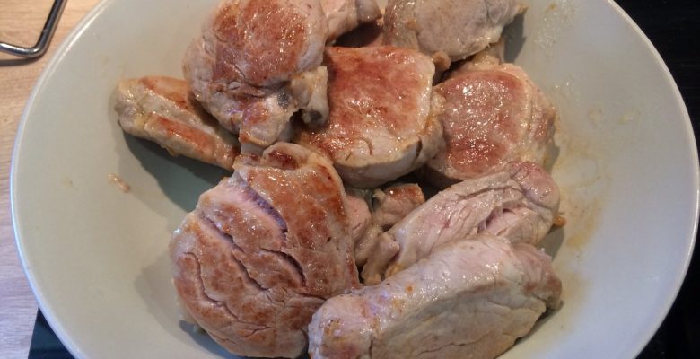 Mets de côté si tu veux faire une garniture, sinon saute les prochaines étapes