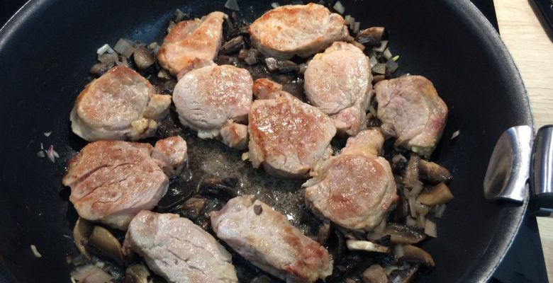 Remets les filets mignons par-dessus