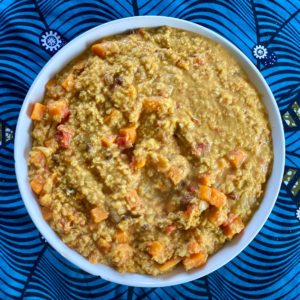 Dahl de lentilles corail, patates douces et lait de coco (photo)