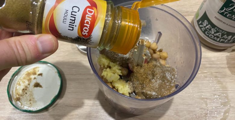 Assaisonne avec du cumin (environ 1 càs)